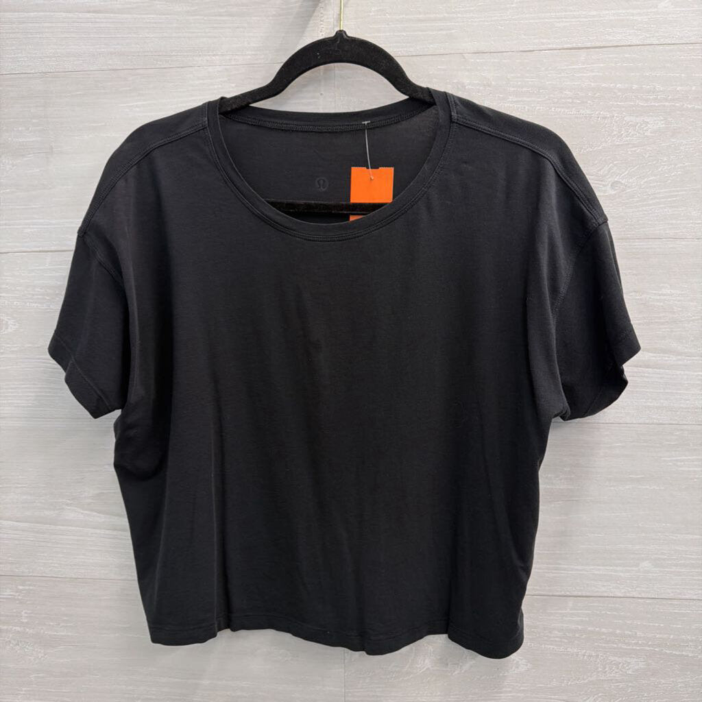 Lululemon Black Cropped Short Sleeve Top Medium