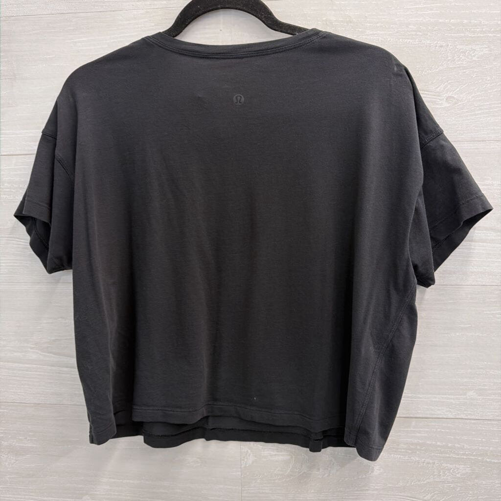 Lululemon Black Cropped Short Sleeve Top Medium