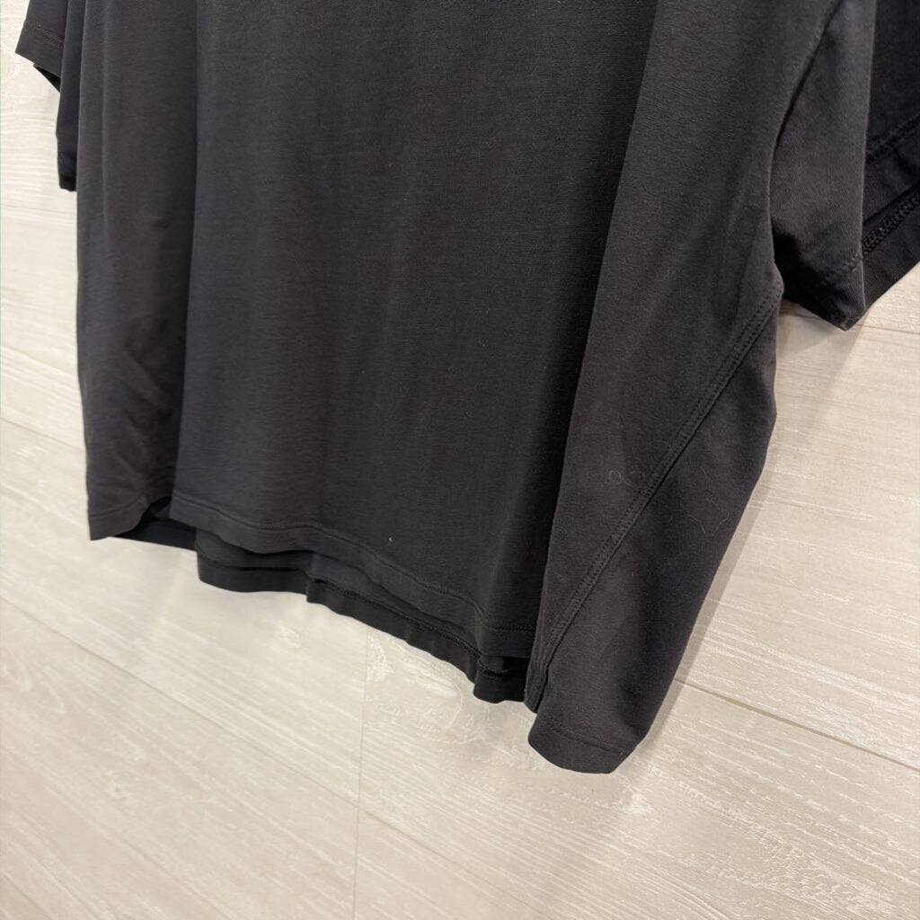 Lululemon Black Cropped Short Sleeve Top Medium