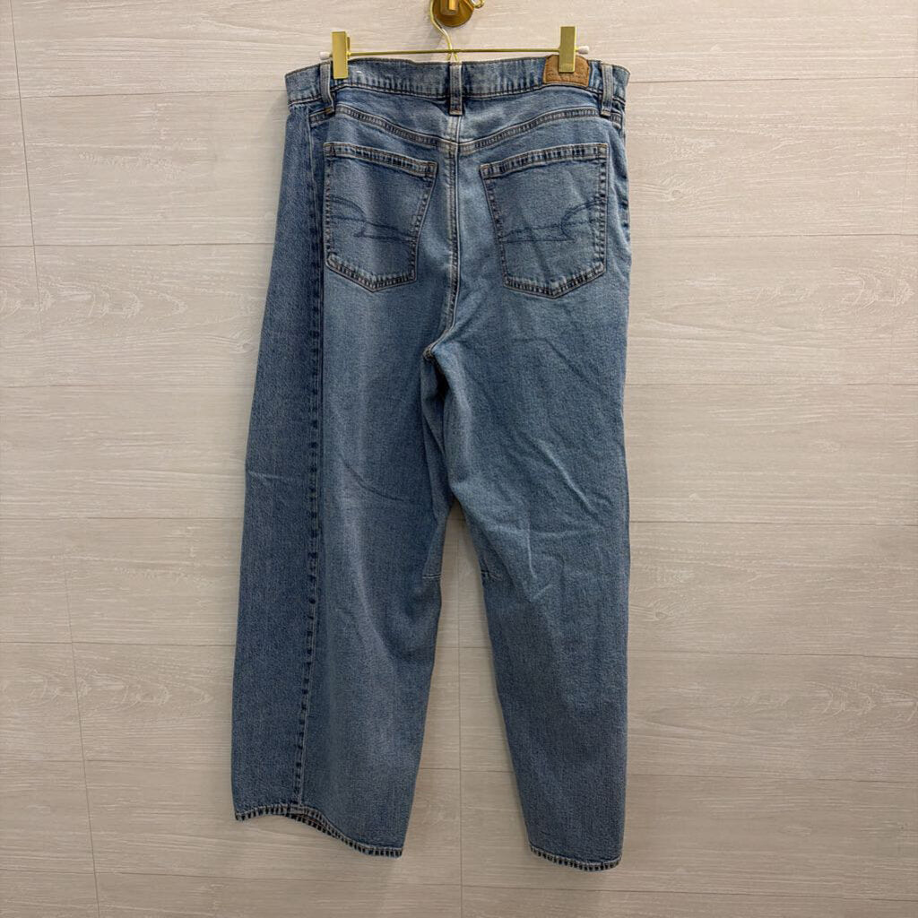 American Eagle Medium Wash Dreamy Drape Barrel Jeans 10
