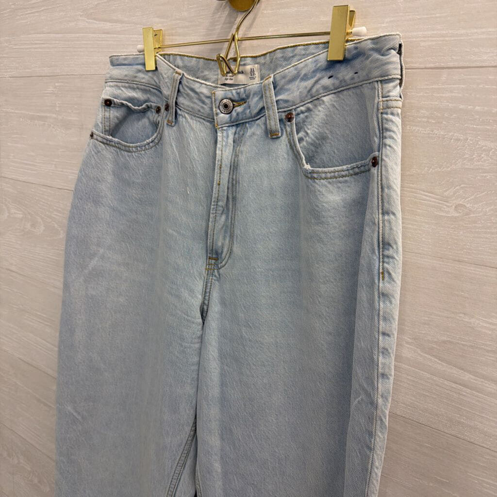 Abercrombie and Fitch Light Wash The Loose High Rise Jeans 31
