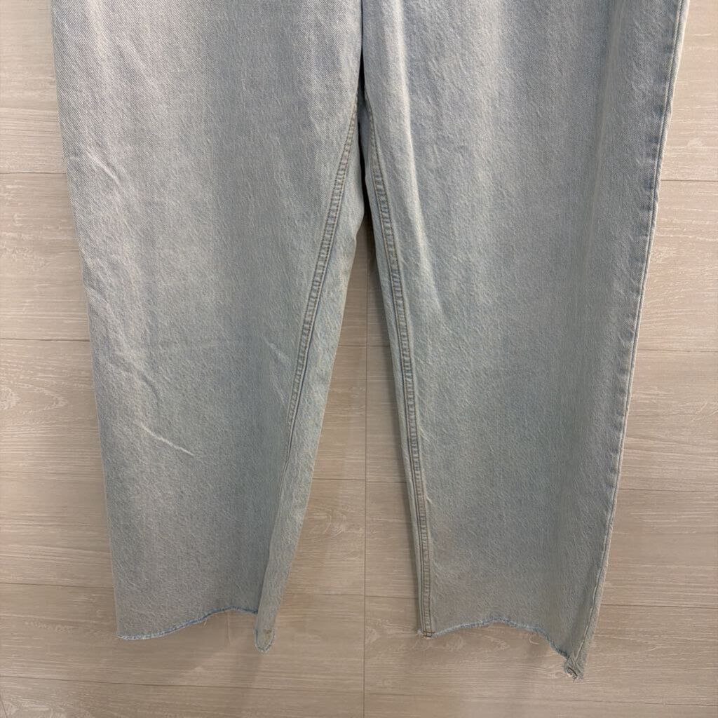 Abercrombie and Fitch Light Wash The Loose High Rise Jeans 31