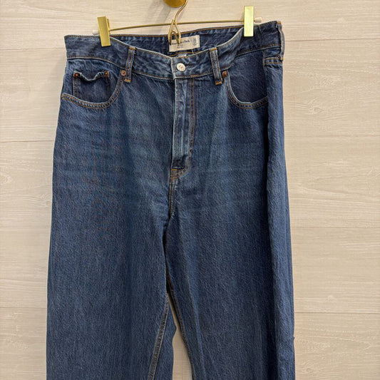 Abercrombie and Fitch Dark Wash The Loose High Rise Jeans 31