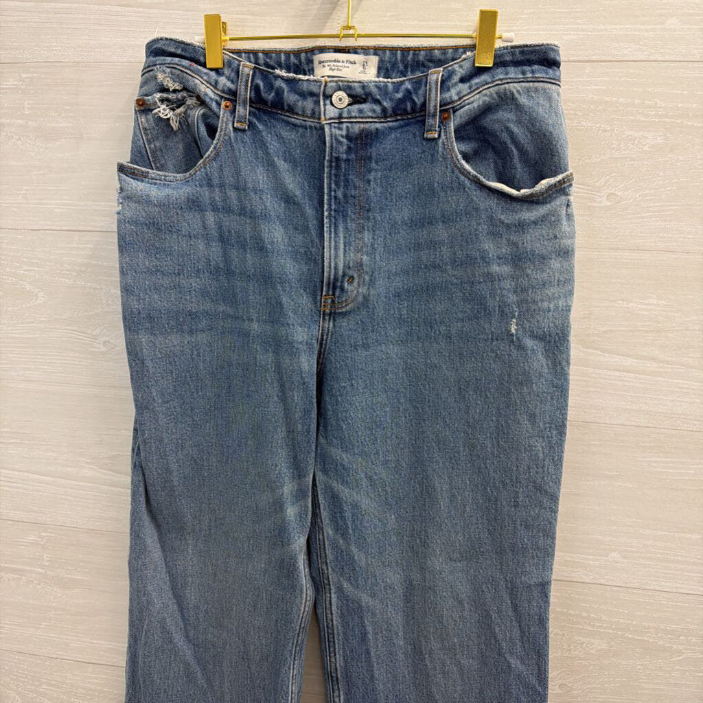 Abercrombie and Fitch Medium Wash The 90s Relaxed High Rise Jeans 31