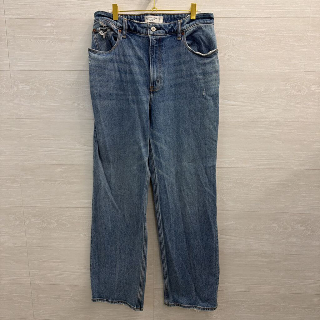 Abercrombie and Fitch Medium Wash The 90s Relaxed High Rise Jeans 31