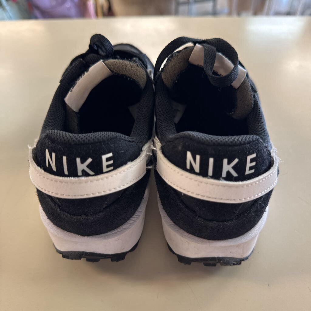 Nike Black/ White Waffle Debut Sneakers 8