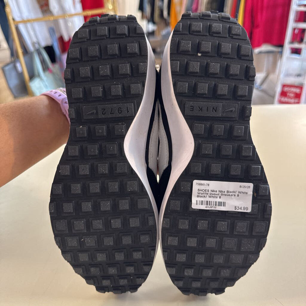 Nike Black/ White Waffle Debut Sneakers 8