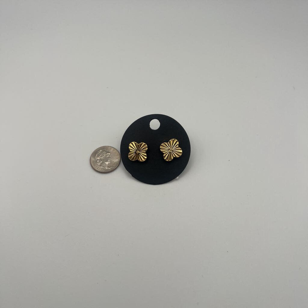 Gold Clover Stud Earrings