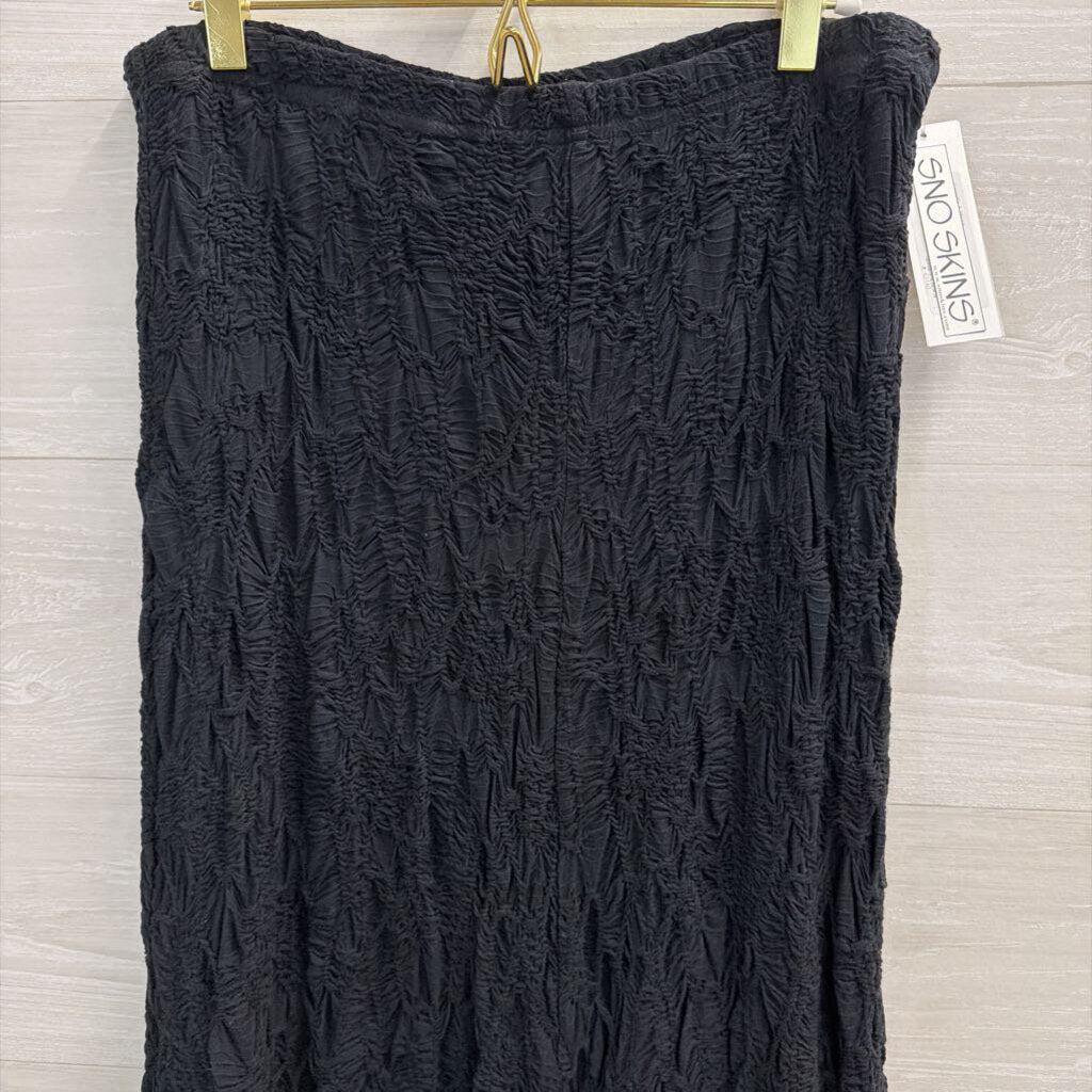 Sno Skins Black Textured Midi Skirt Large