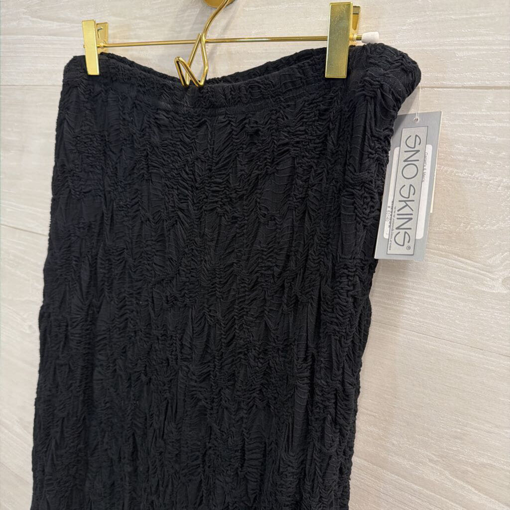 Sno Skins Black Textured Midi Skirt Large