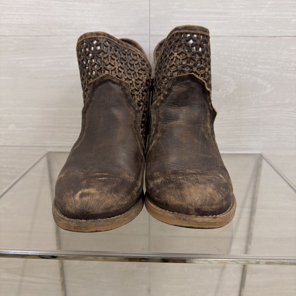 Circle G Brown Leather Cutout Shortie Boots 8