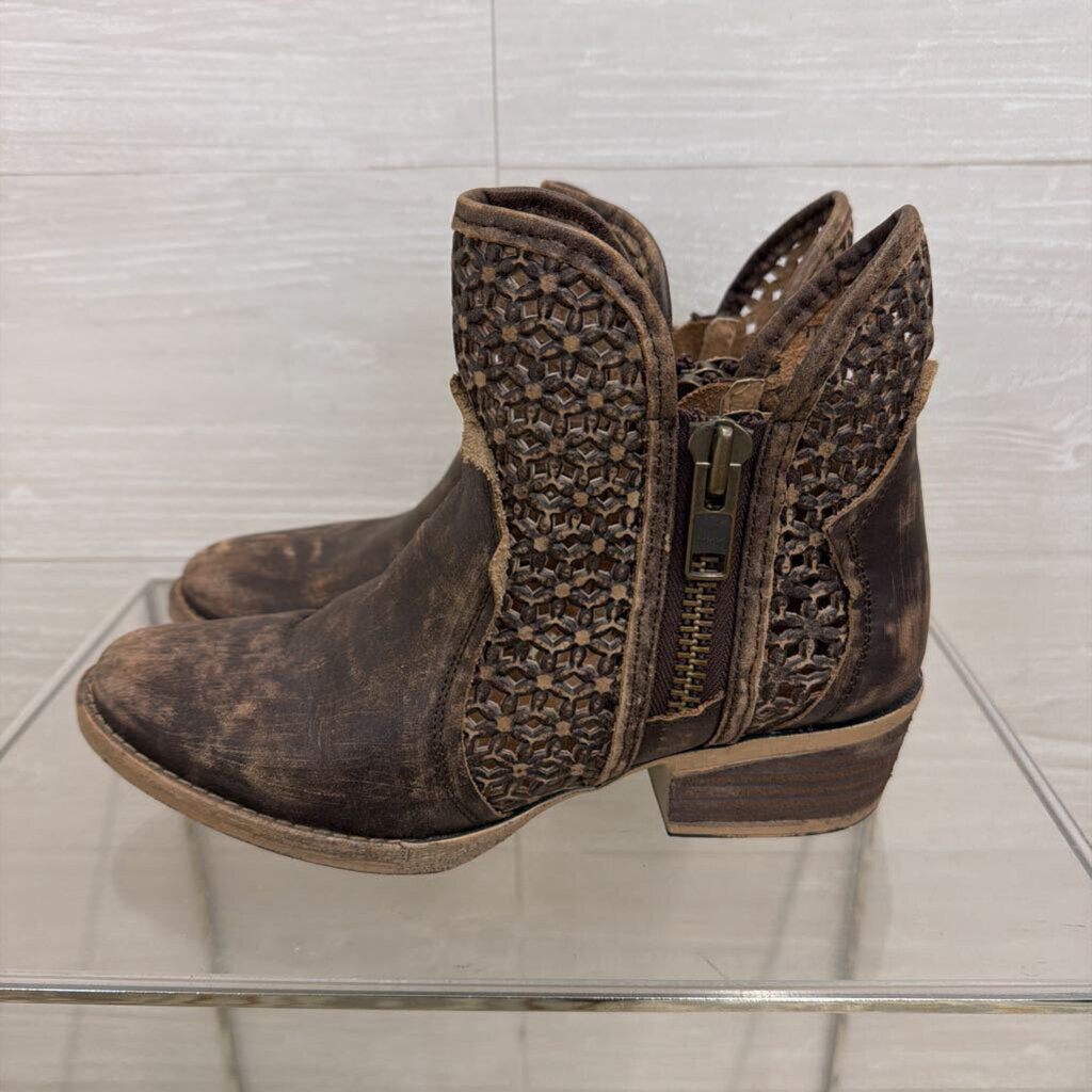 Circle G Brown Leather Cutout Shortie Boots 8