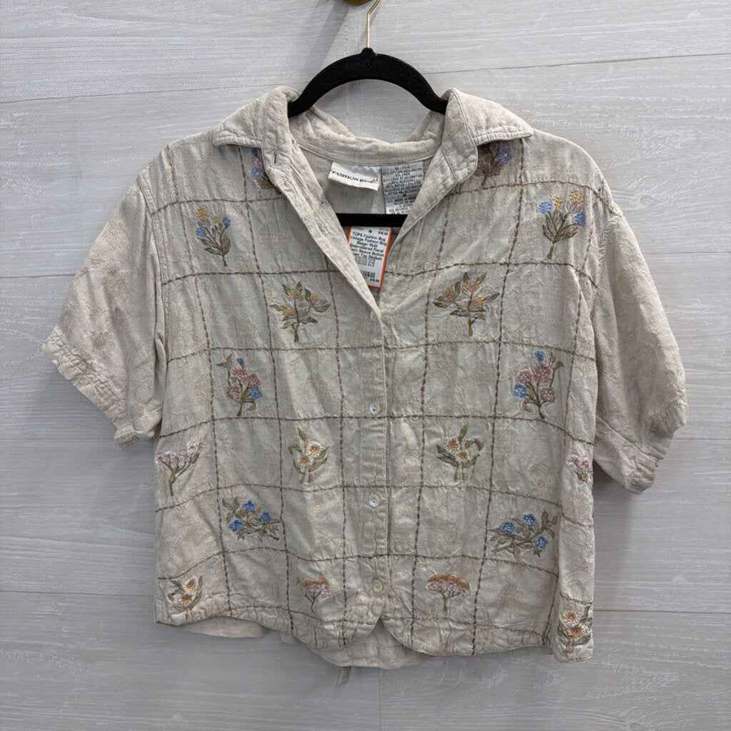 Vintage Fashion Bug Beige/ Multi Embroidered Floral Short Sleeve Button Down Top Medium