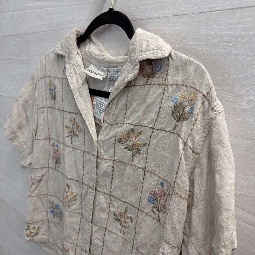 Vintage Fashion Bug Beige/ Multi Embroidered Floral Short Sleeve Button Down Top Medium