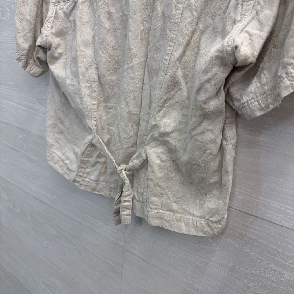 Vintage Fashion Bug Beige/ Multi Embroidered Floral Short Sleeve Button Down Top Medium