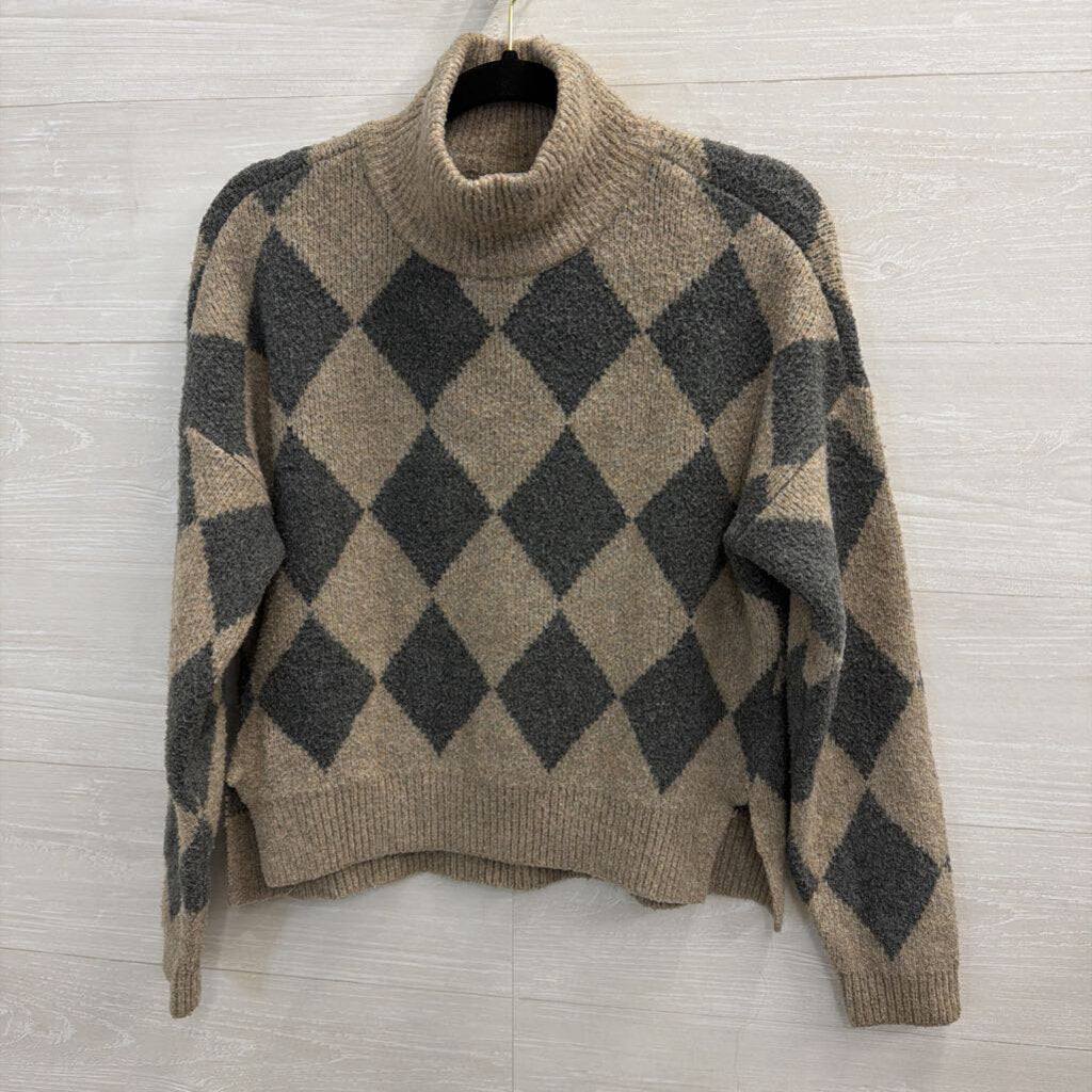 Abercrombie and Fitch Beige/ Grey Diamond Print Cropped Turtleneck Sweater Small