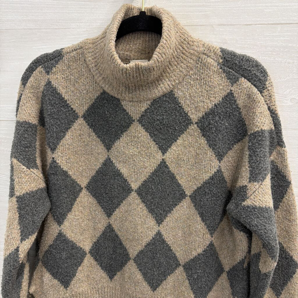 Abercrombie and Fitch Beige/ Grey Diamond Print Cropped Turtleneck Sweater Small