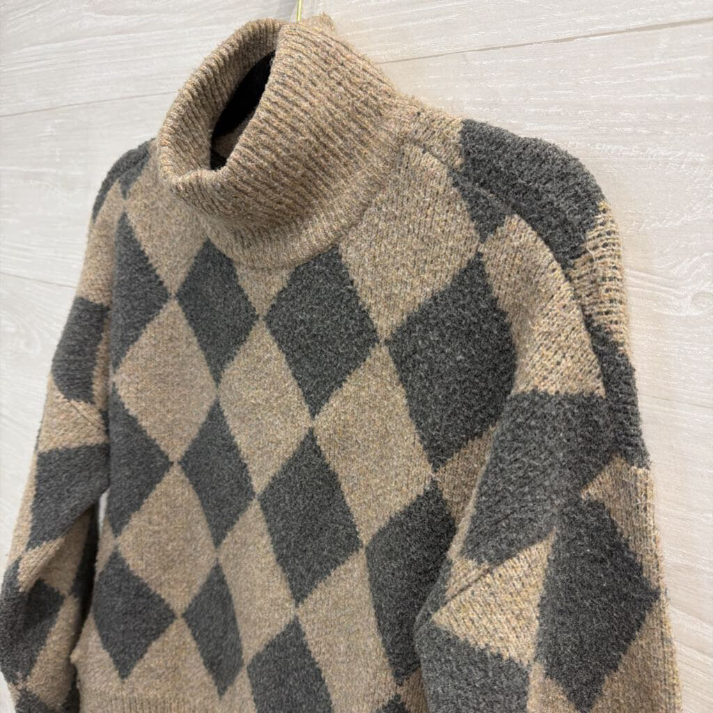 Abercrombie and Fitch Beige/ Grey Diamond Print Cropped Turtleneck Sweater Small
