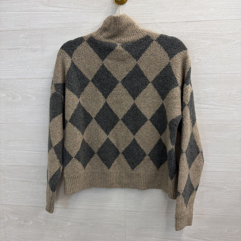 Abercrombie and Fitch Beige/ Grey Diamond Print Cropped Turtleneck Sweater Small