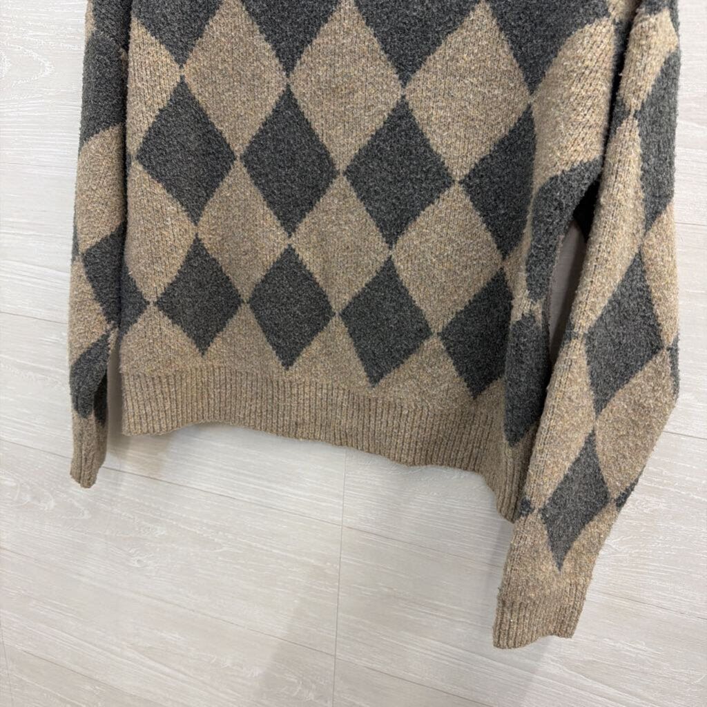 Abercrombie and Fitch Beige/ Grey Diamond Print Cropped Turtleneck Sweater Small