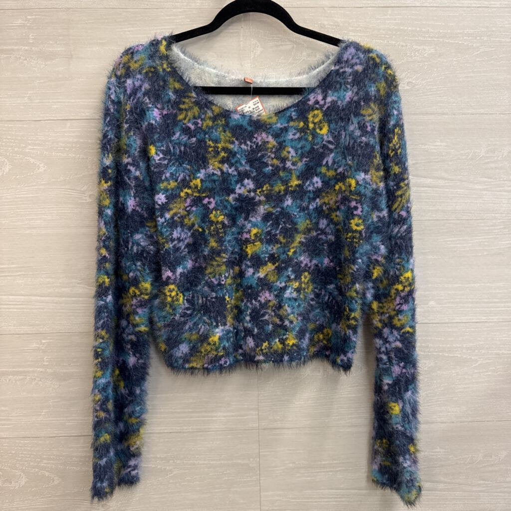 Navy/ Multi Soft Fuzzy Print Cropped Sweater Small