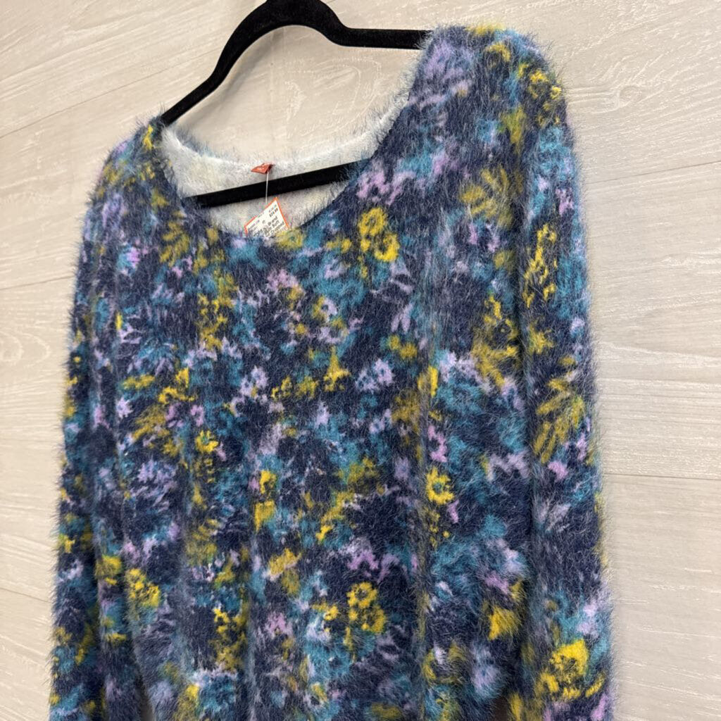Navy/ Multi Soft Fuzzy Print Cropped Sweater Small