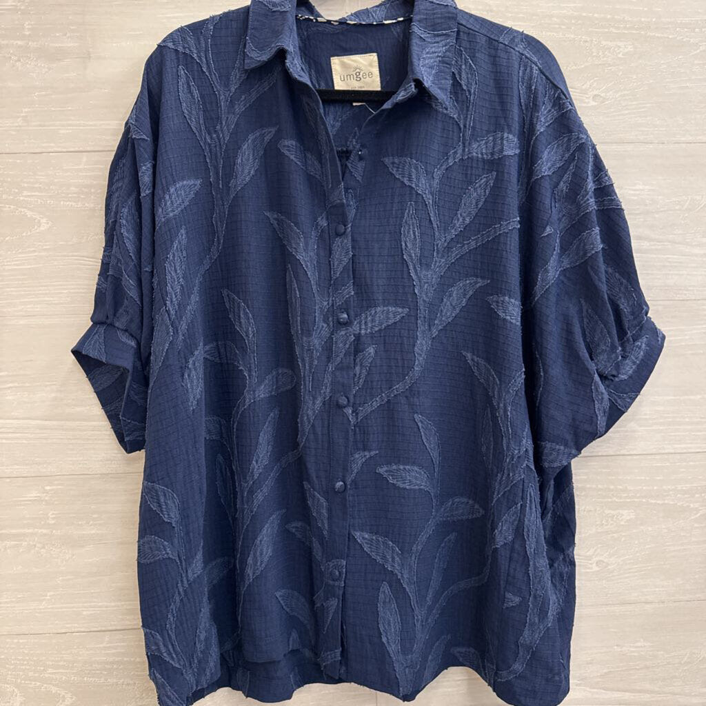 Umgee Navy Textured Print Short Sleeve Button Down Top Small