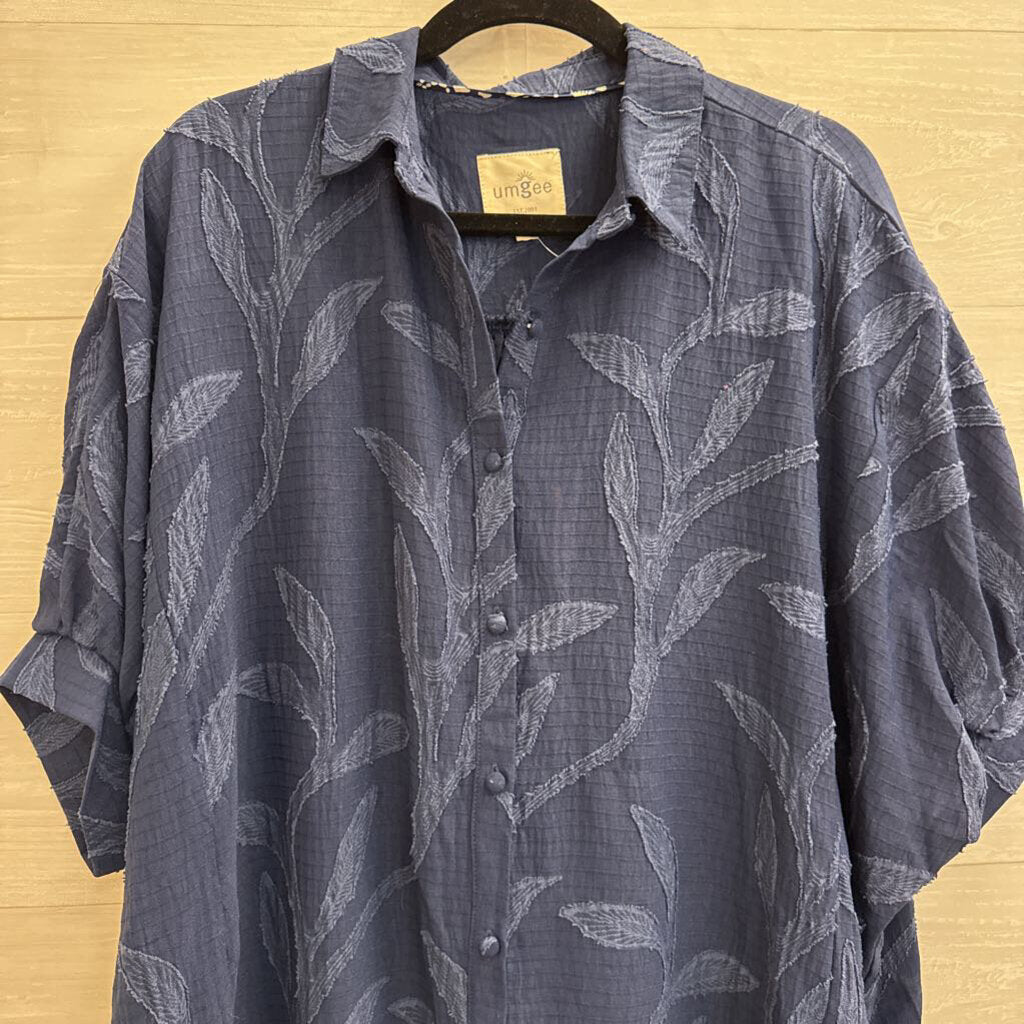 Umgee Navy Textured Print Short Sleeve Button Down Top Small