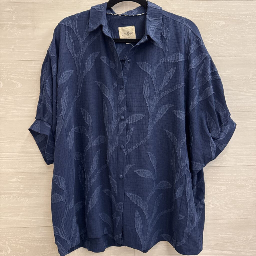 Umgee Navy Textured Print Short Sleeve Button Down Top Small