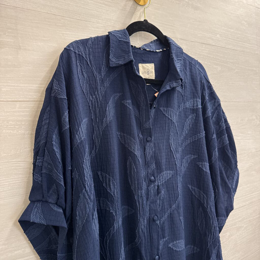Umgee Navy Textured Print Short Sleeve Button Down Top Small