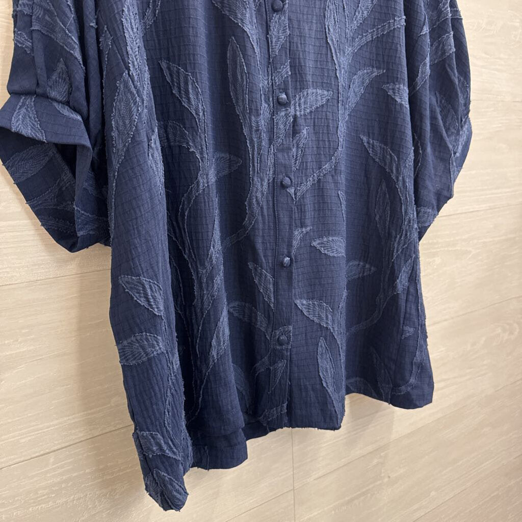 Umgee Navy Textured Print Short Sleeve Button Down Top Small