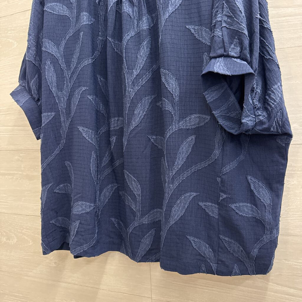 Umgee Navy Textured Print Short Sleeve Button Down Top Small