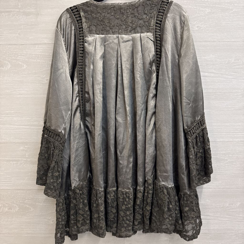 A Rare Bird Green Silky Lace Long Sleeve Top Small/ Medium