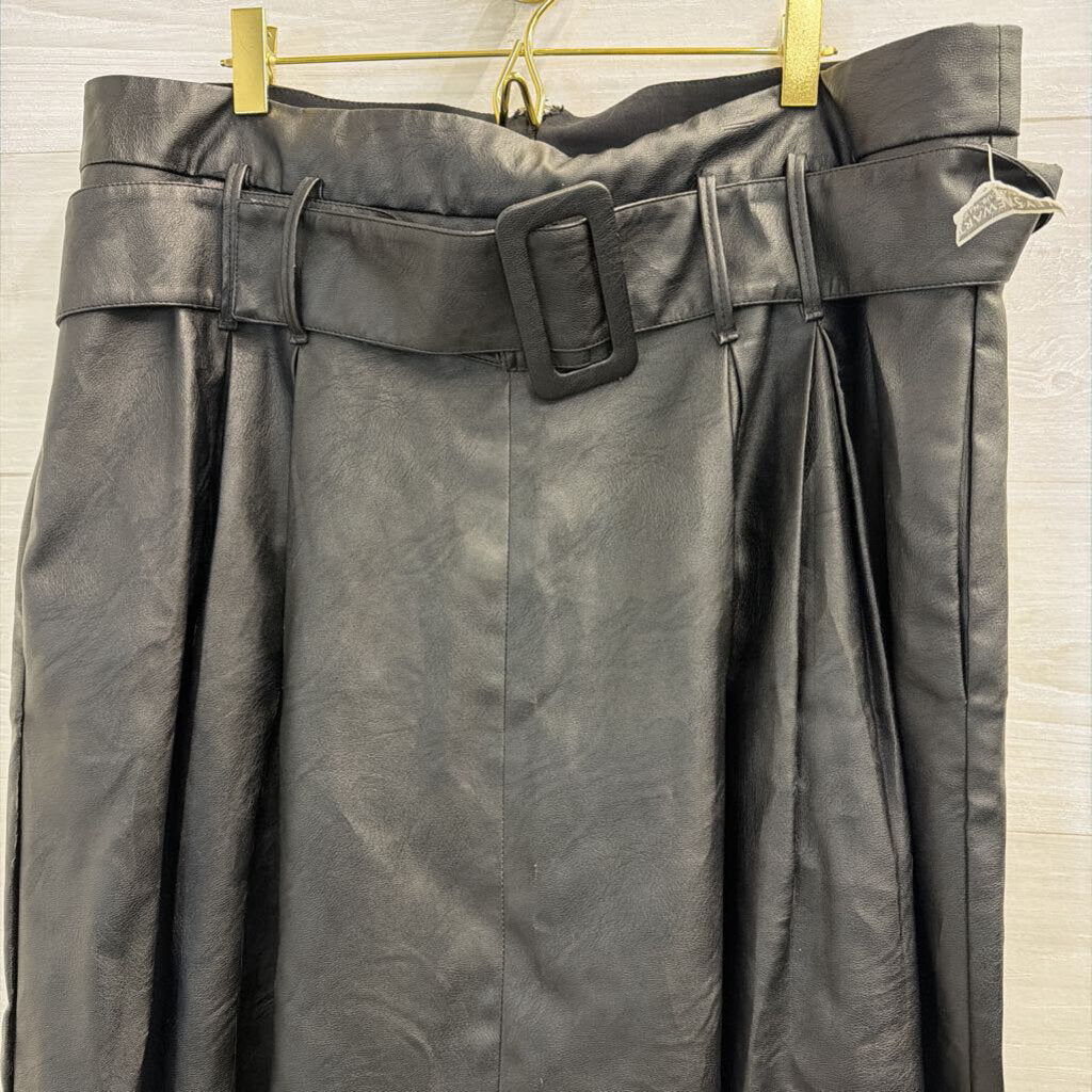 Black Faux Leather Pleated Belted Waist Skirt Extra Large