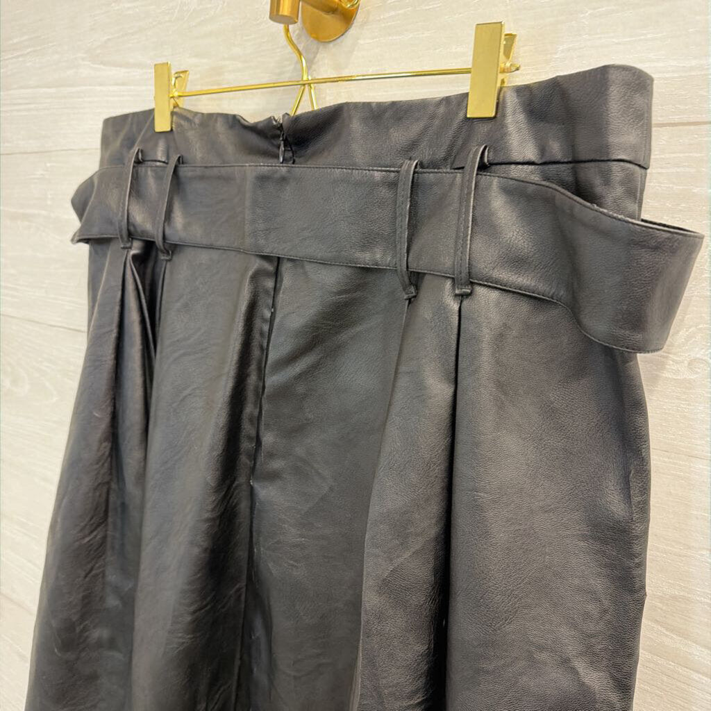 Black Faux Leather Pleated Belted Waist Skirt Extra Large
