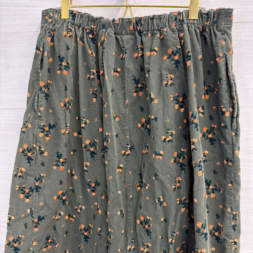 The Vermont Country Store Green Floral Corduroy Midi Skirt Large
