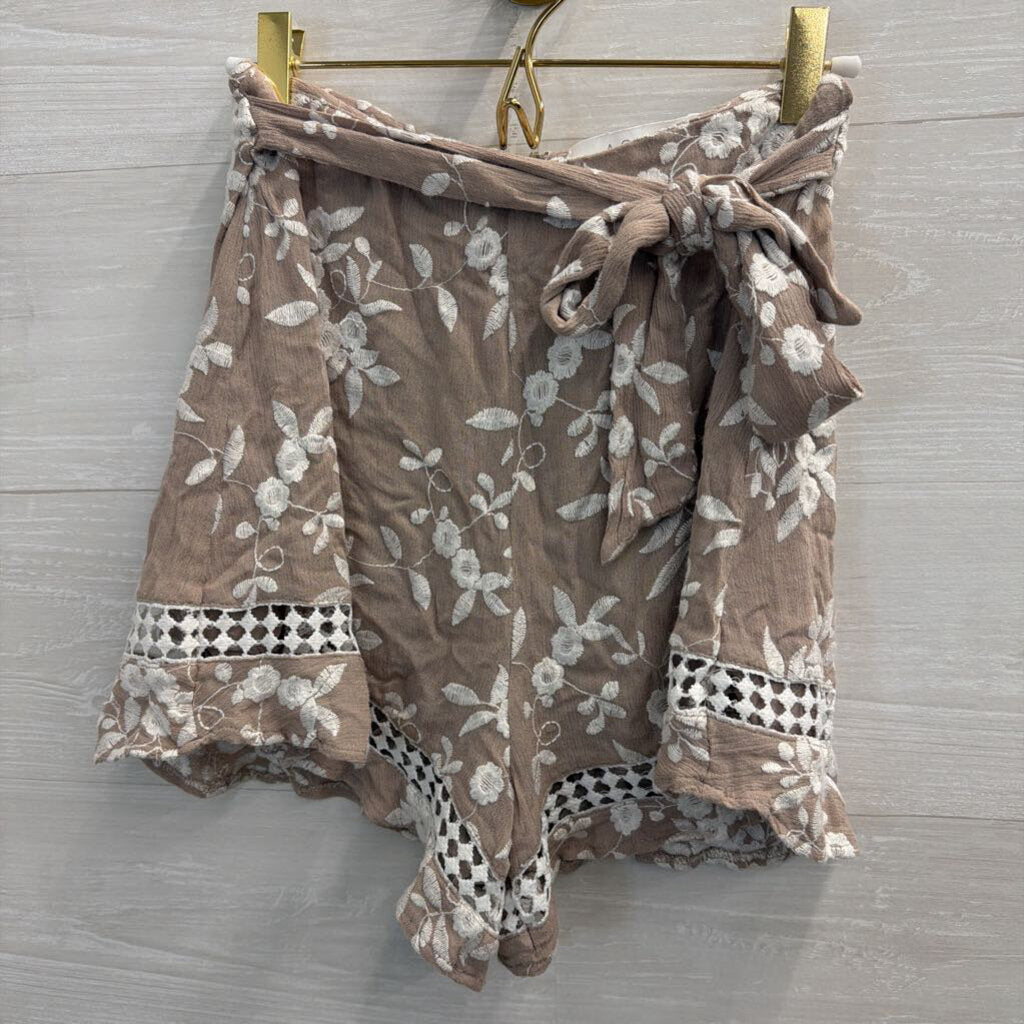 ASTR Brown/ White Embroidered Print Shorts Small