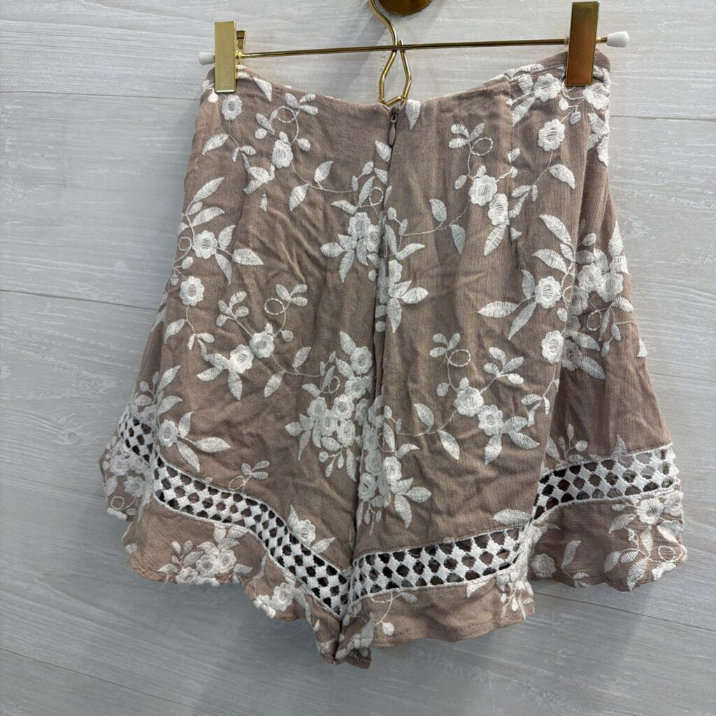 ASTR Brown/ White Embroidered Print Shorts Small