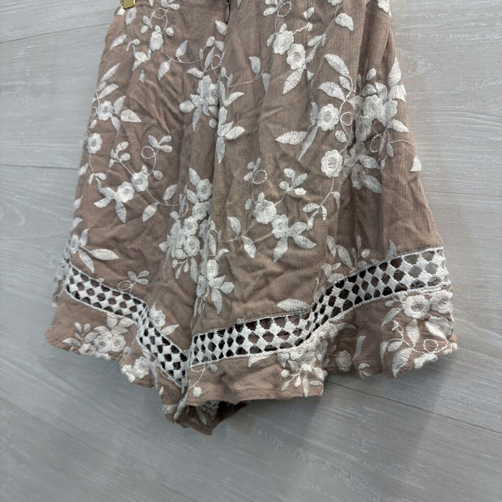 ASTR Brown/ White Embroidered Print Shorts Small