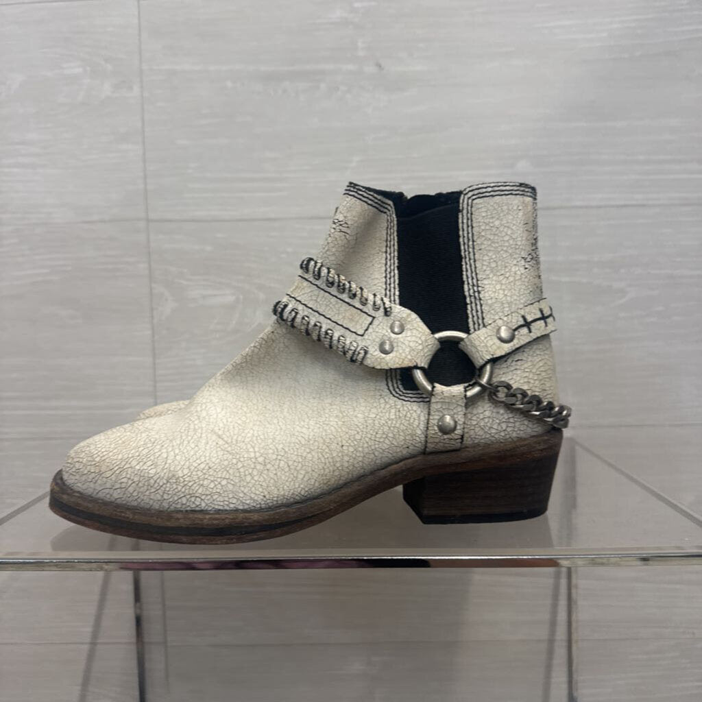 Free People Crackled White Stony Desert Ankle Boots 37