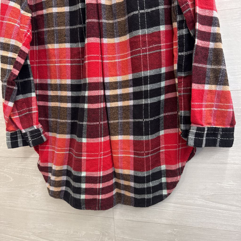 BDG Red/ Navy Plaid Long Sleeve Button Down Top Small