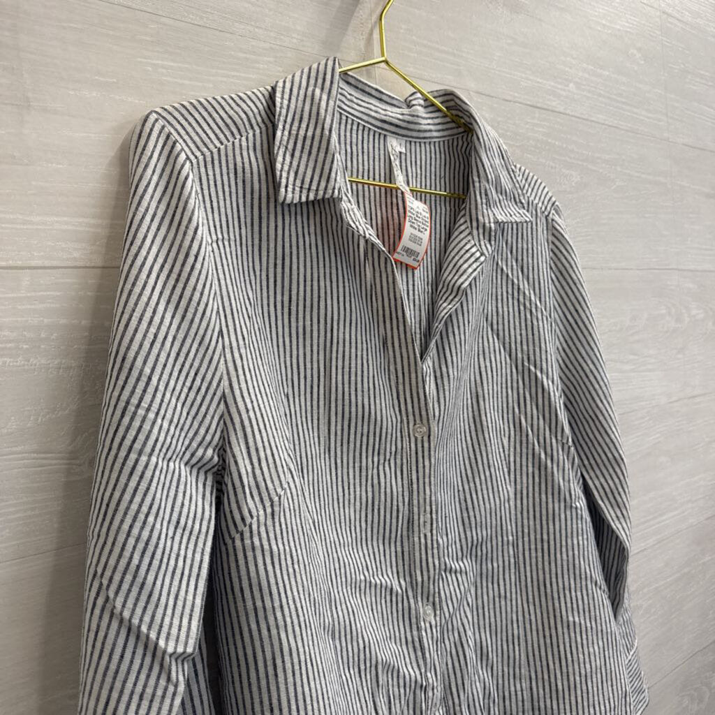 Lulu B White/ Blue Striped Long Sleeve Button Down Top Large
