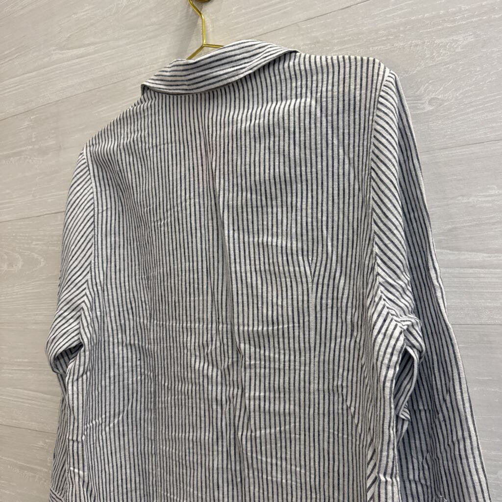 Lulu B White/ Blue Striped Long Sleeve Button Down Top Large