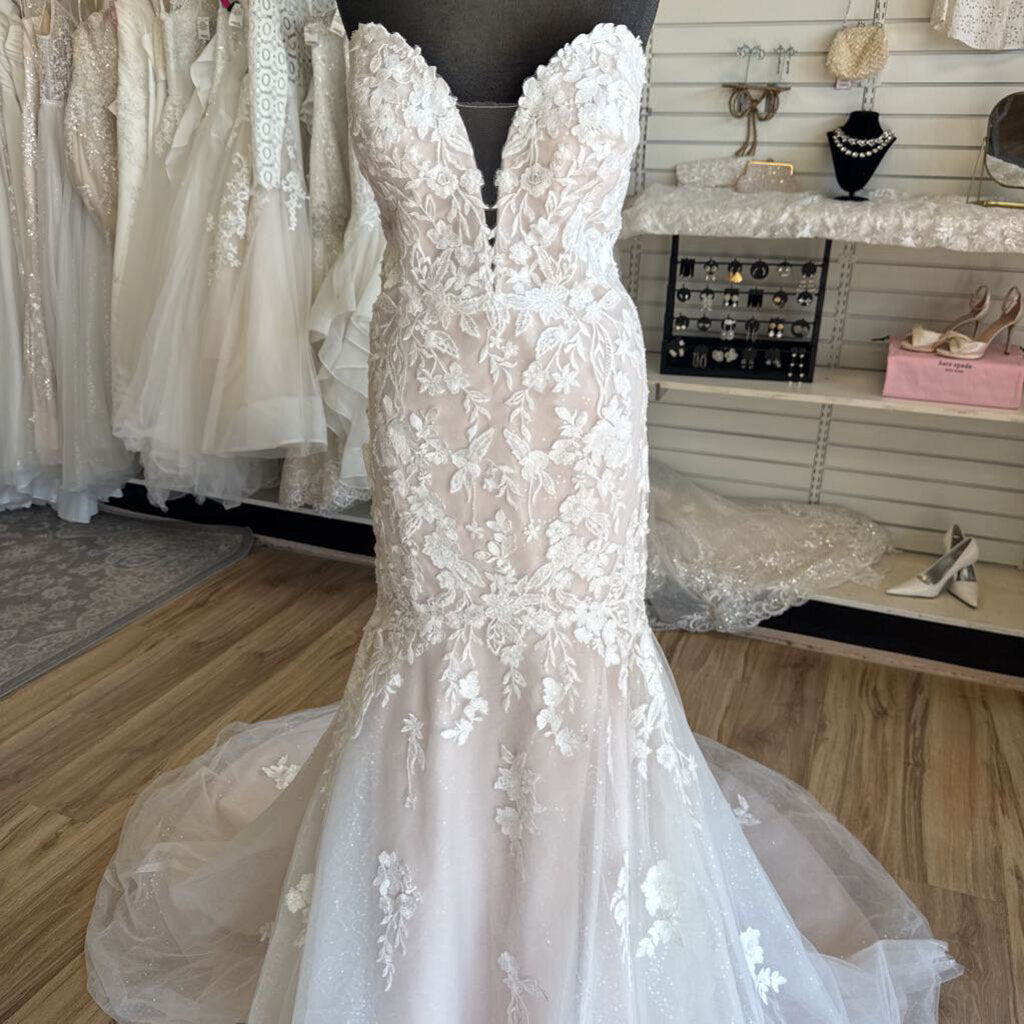 Oleg Cassini Strapless Lace Applique Wedding Dress 16W