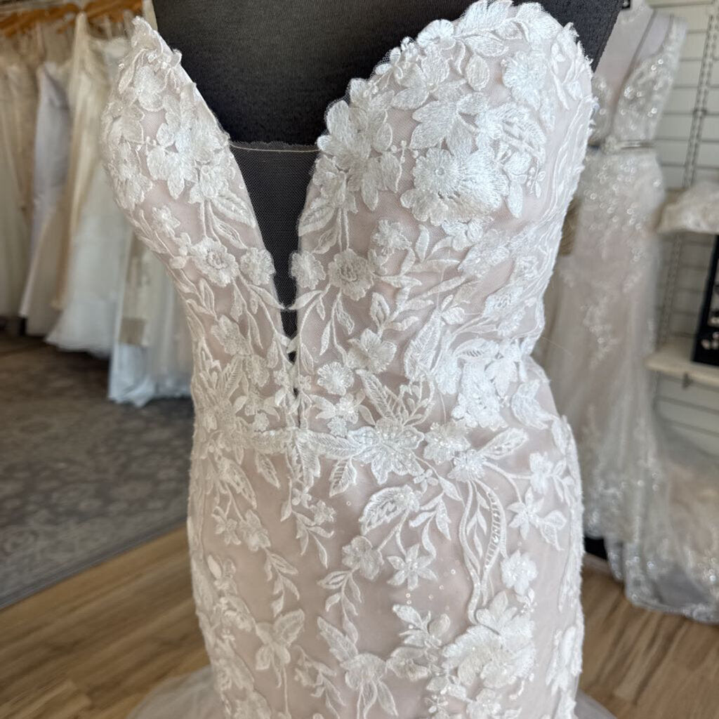 Oleg Cassini Strapless Lace Applique Wedding Dress 16W