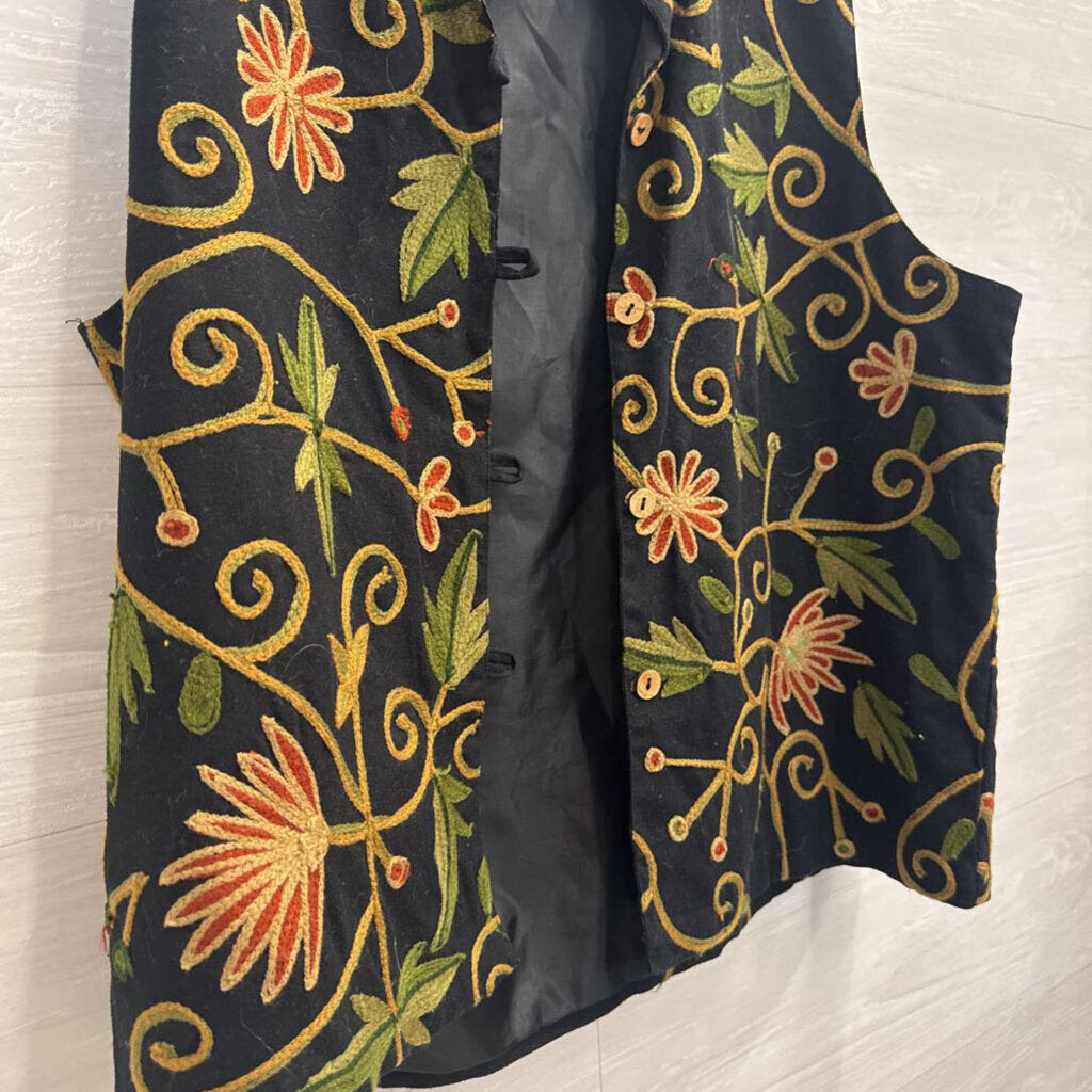 Vintage Orvis Black/ Multi Embroidered Print Vest Top Large