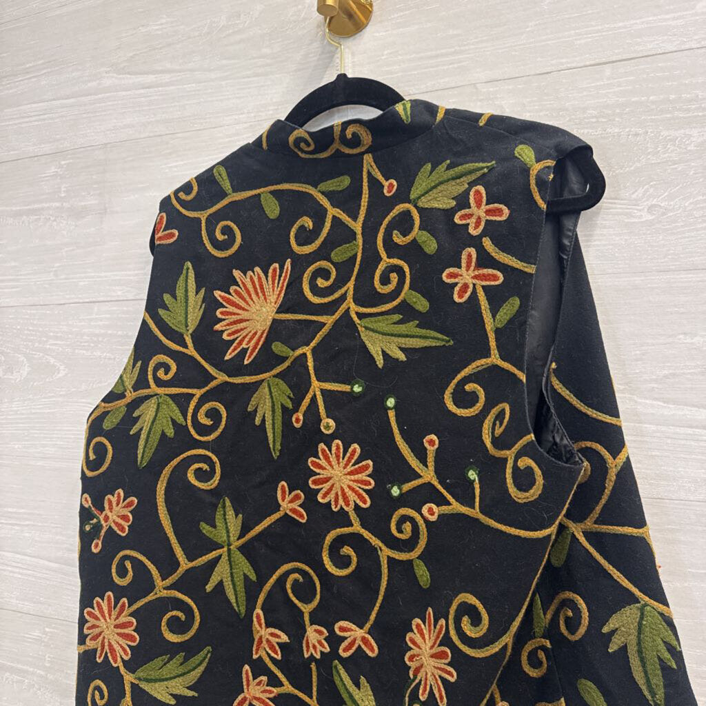 Vintage Orvis Black/ Multi Embroidered Print Vest Top Large