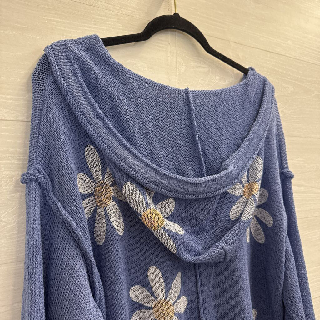 POL Blue/ White Knit Flower Print Long Sleeve Hooded Top Medium