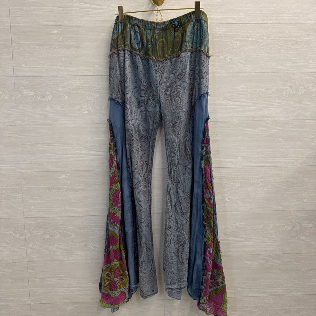 Blue/ Multi Print Flare Leg Pants Large/ Extra Large