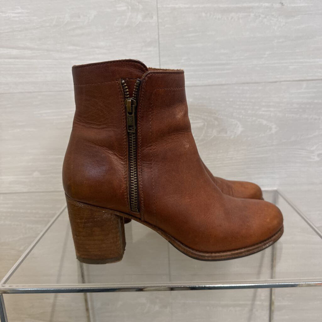 Frye Brown Leather Addie Double Zip Booties 8